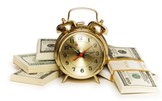 如何理解金融产品的价格差异原理？这种价格差异受哪些因素影响？