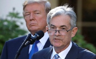 特朗普称他不打算解雇鲍威尔 再次要求美联储降息