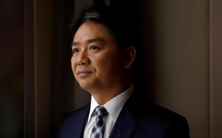 刘强东坐镇一线，那个神挡杀神的京东回来了