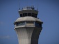 美国联邦航空管理局在数百次航班中断后考虑减少纽瓦克机场的航班